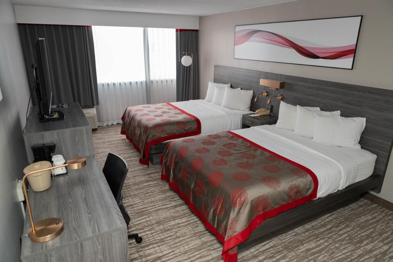 Ramada By Wyndham Cedar Rapids Hotel Kültér fotó