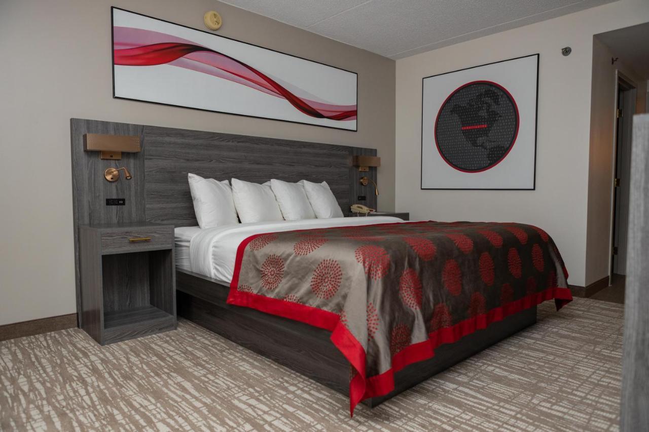 Ramada By Wyndham Cedar Rapids Hotel Kültér fotó