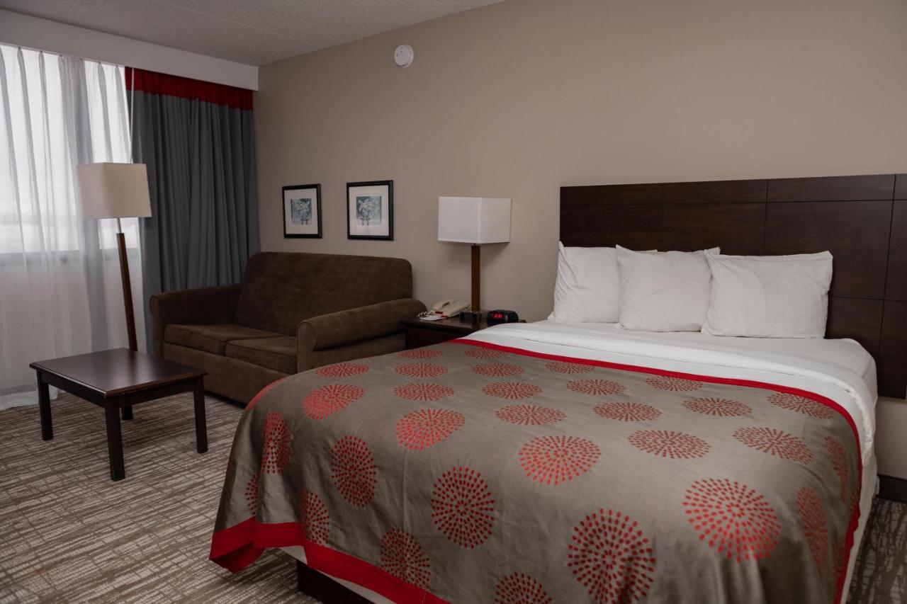 Ramada By Wyndham Cedar Rapids Hotel Kültér fotó