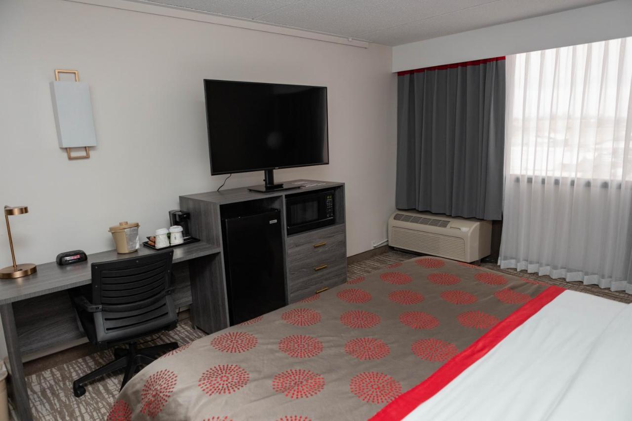 Ramada By Wyndham Cedar Rapids Hotel Kültér fotó