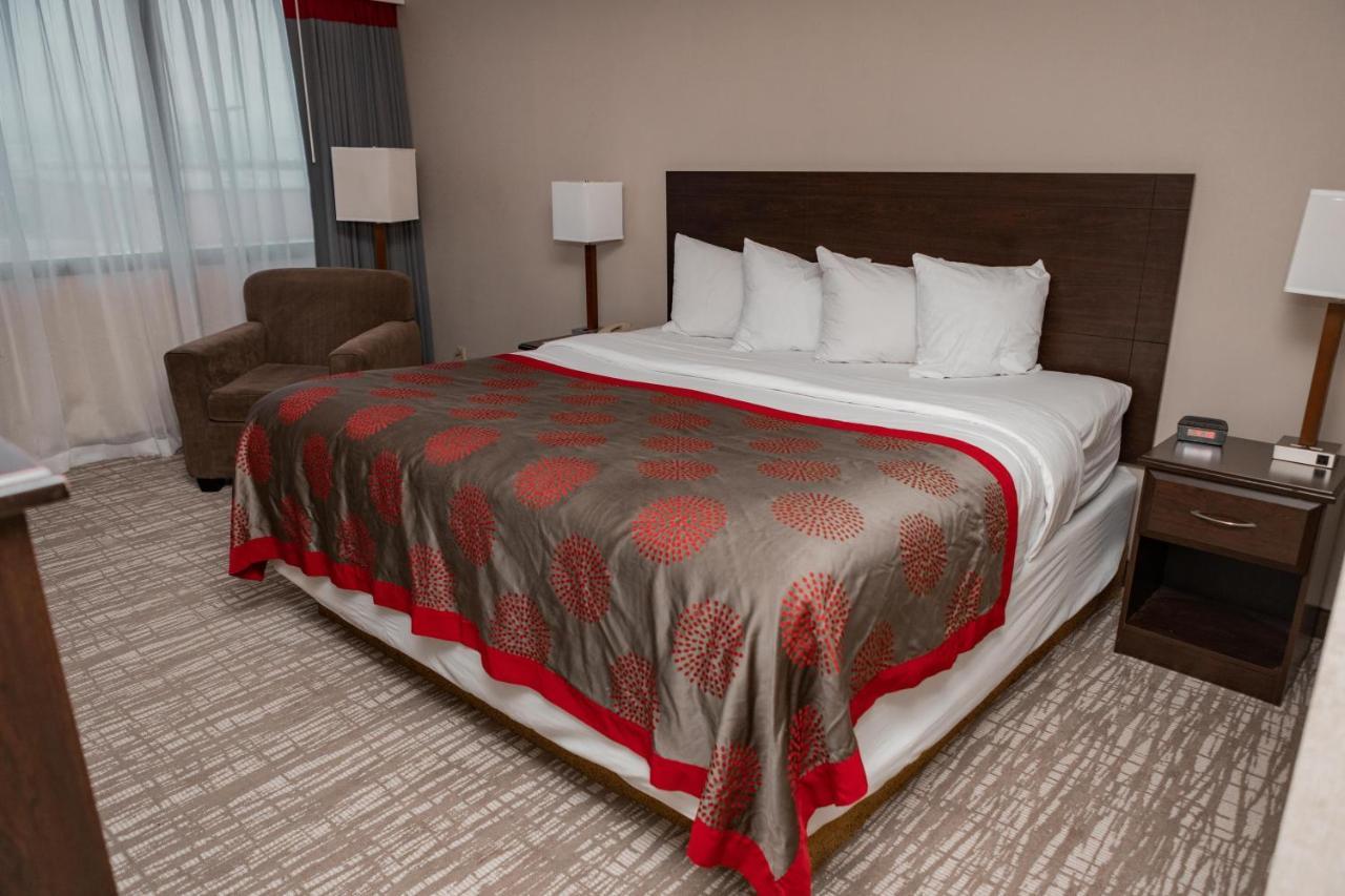 Ramada By Wyndham Cedar Rapids Hotel Kültér fotó