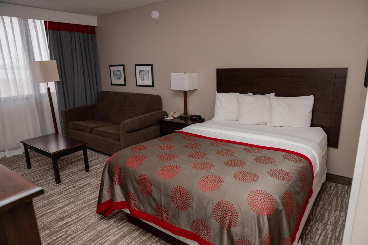 Ramada By Wyndham Cedar Rapids Hotel Kültér fotó