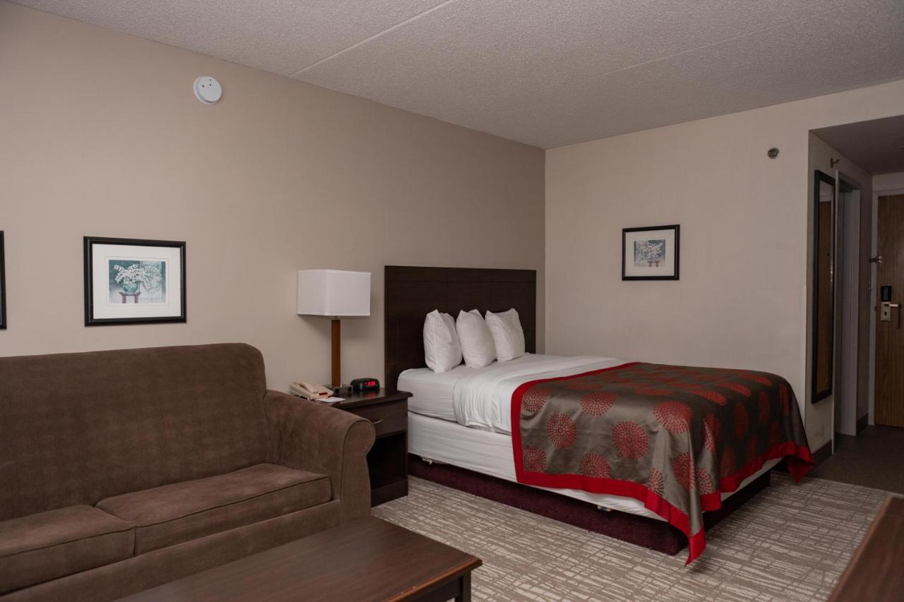 Ramada By Wyndham Cedar Rapids Hotel Kültér fotó