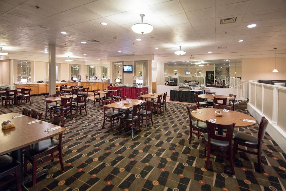 Ramada By Wyndham Cedar Rapids Hotel Kültér fotó