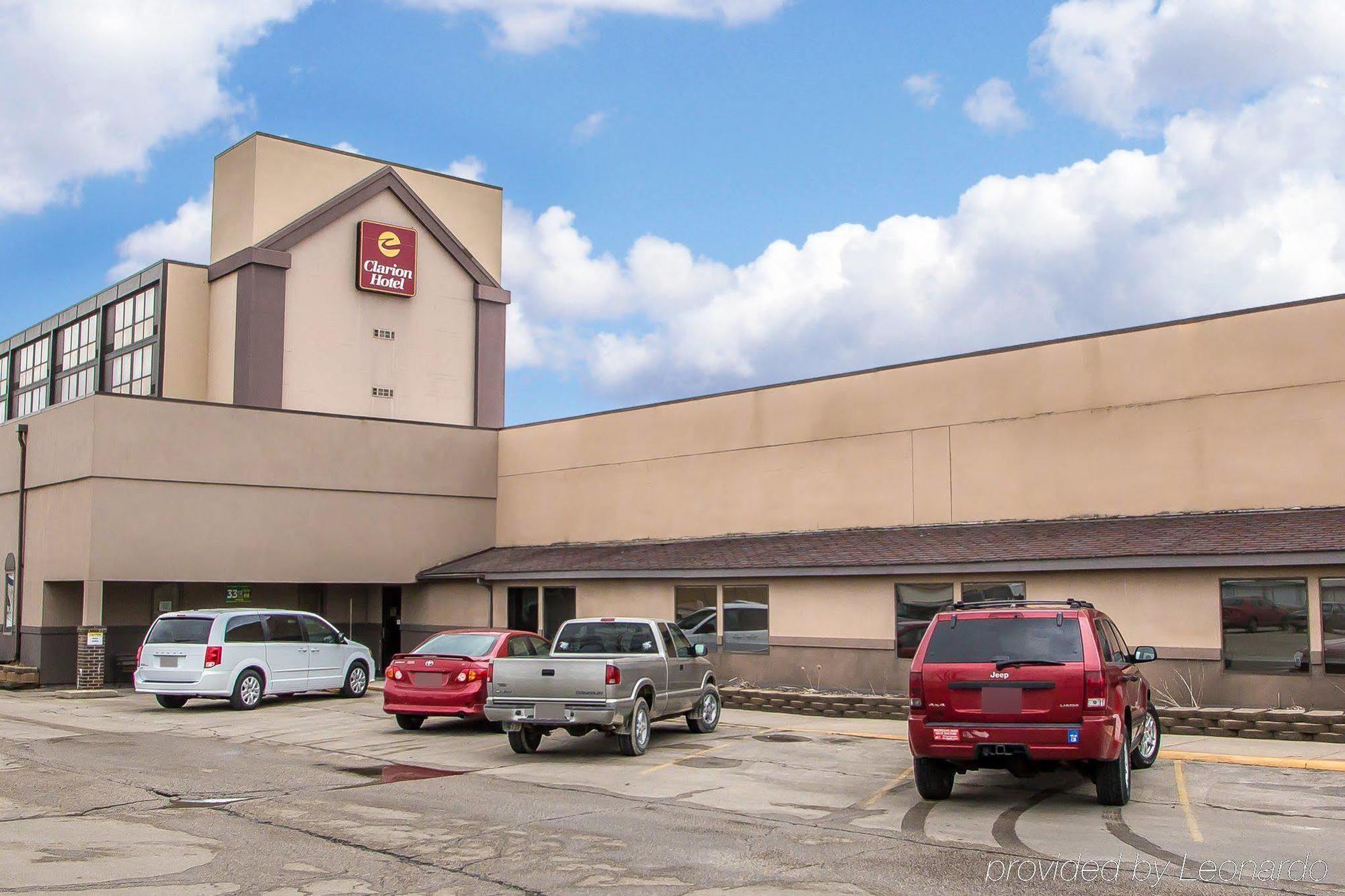 Ramada By Wyndham Cedar Rapids Hotel Kültér fotó