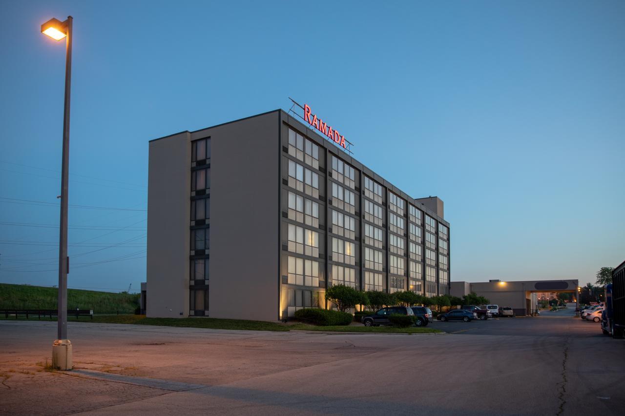 Ramada By Wyndham Cedar Rapids Hotel Kültér fotó
